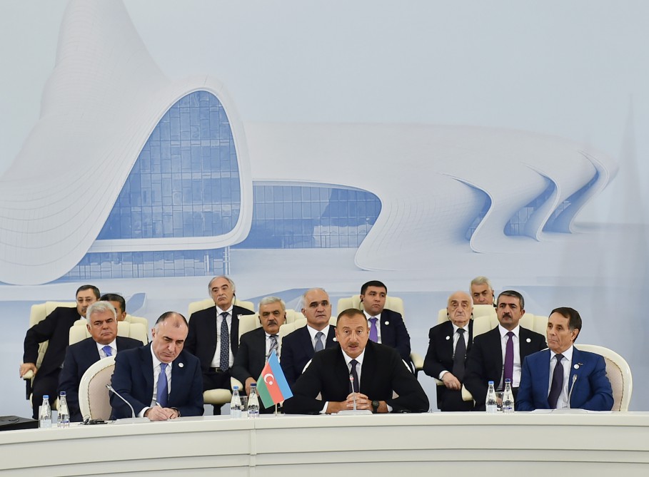 Azerbaijani, Russian, Iranian presidents sign Baku summit declaration