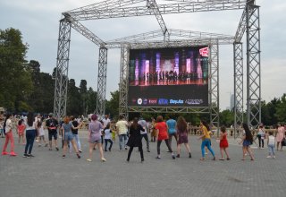 Национальные танцы, лезгинка, хип-хоп и латино - бесплатные уроки в Баку (ФОТО, ВИДЕО)