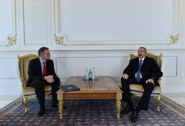 Президент Ильхам Алиев: Между Азербайджаном и Германией важно продолжение политического диалога, опирающегося на взаимное доверие (ФОТО)