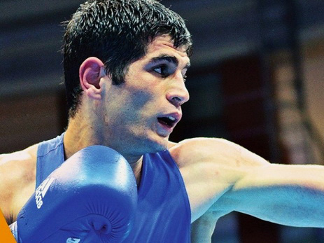 Azerbaijani boxer advances to quarterfinals at Baku 2017