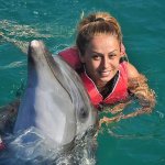 Азербайджанская певица советует дельфинотерапию(ВИДЕО, ФОТО)