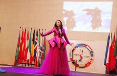 В Баку выбрали самую красивую и умную девушку стран СНГ (ФОТО)