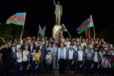 Azerbaijan's Olympians visit Heydar Aliyev's monument (PHOTO)
