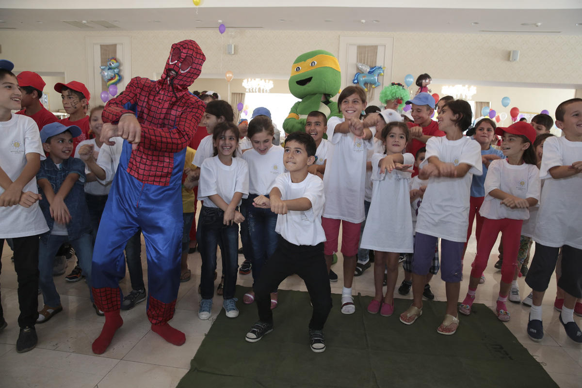 Фонд Гейдара Алиева организовал в Габале программу отдыха для детей, лишенных родительской опеки, и отличившихся в учебе учащихся (ФОТО)