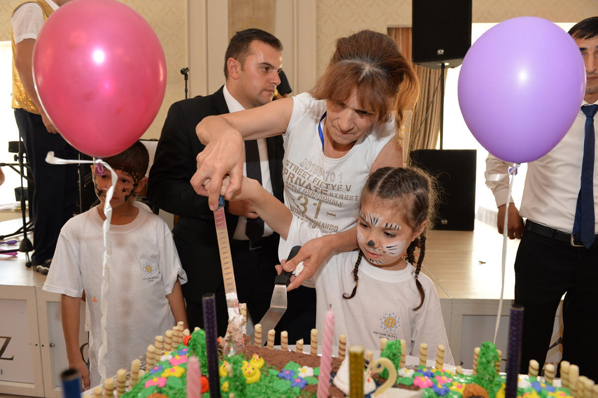 Фонд Гейдара Алиева организовал в Габале программу отдыха для детей, лишенных родительской опеки, и отличившихся в учебе учащихся (ФОТО)