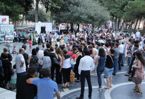 "Retro Bakı" layihəsi çərçivəsində konsertlər davam edir (FOTO)