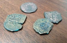 В Джалилабаде обнаружен денежный клад XII века (ФОТО)