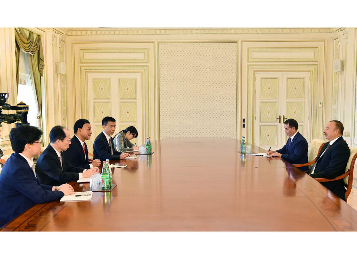 Президенту Азербайджана передано приглашение на Олимпиаду 2020 в Токио  (ФОТО)
