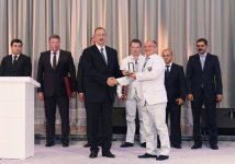 Prezident İlham Əliyev və xanımı XXXI Yay Olimpiya Oyunlarında iştirak etmiş idmançılarla görüşüblər