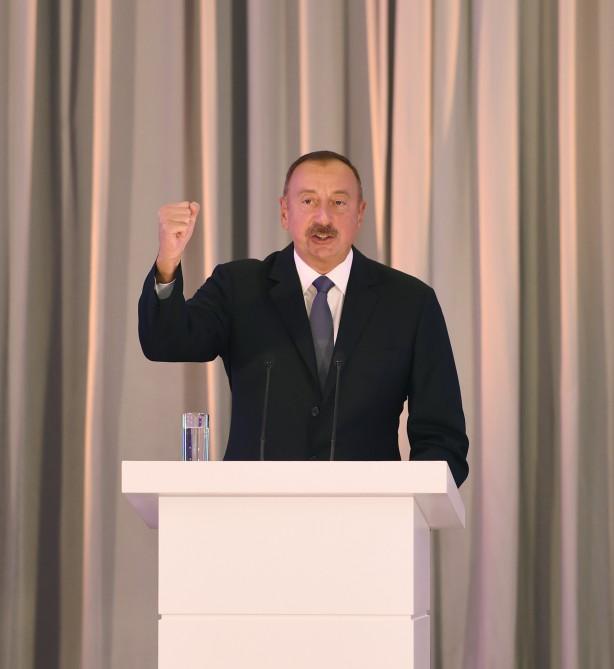 Президент Ильхам Алиев: Флаг Азербайджана развевался в Рио 18 раз, и это прекрасный подарок азербайджанских спортсменов к 25-летию независимости страны