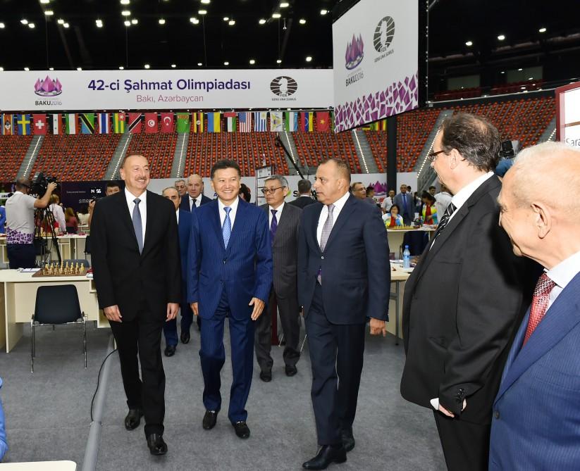 Президент  Ильхам Алиев принял участие в церемонии старта первого тура 42-й Всемирной шахматной олимпиады (ФОТО)