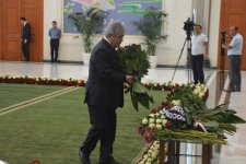 В Сенате Узбекистана выражают соболезнования в связи с кончиной Ислама Каримова (ФОТО)