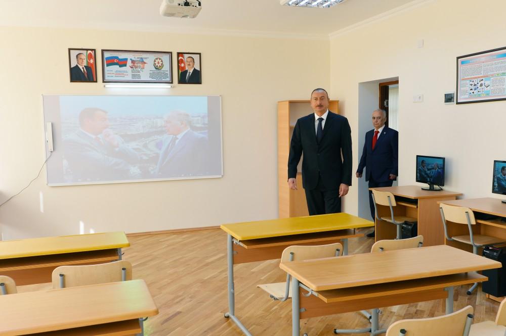Президент Ильхам Алиев ознакомился с условиями, созданными в школе номер 109 в Баку (ФОТО)