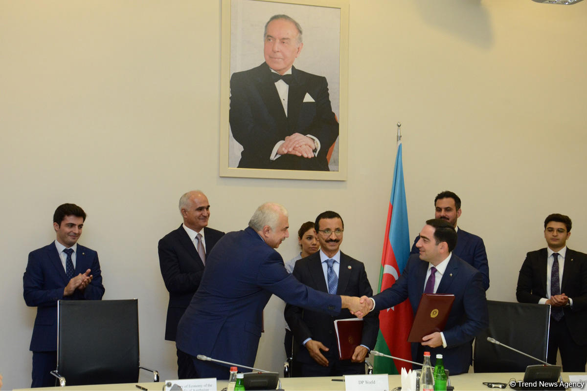 Азербайджан привлек крупнейшего мирового портового оператора для создания ЗСТ