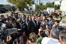 Президент Ильхам Алиев встретился с жителями города Худат (ФОТО)
