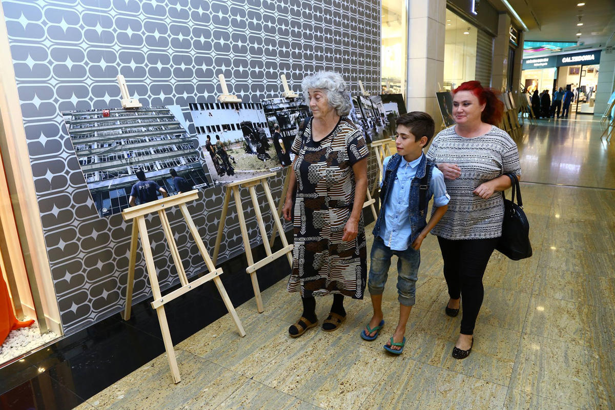 Bakü'de '15 Temmuz Milli İradenin Yükselişi' fotoğraf sergisi açıldı