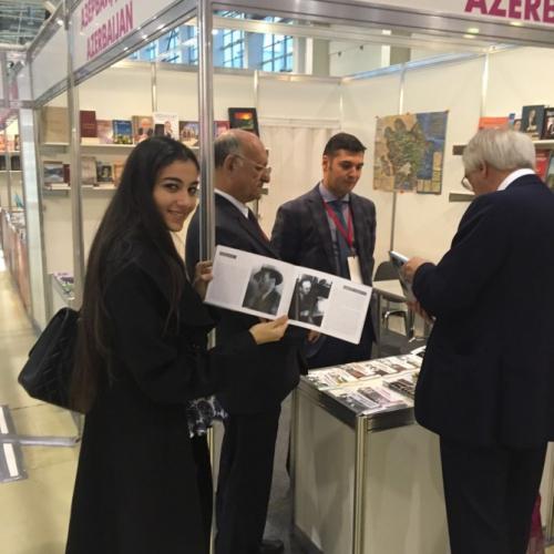 Азербайджан представлен на книжной ярмарке в Москве (ФОТО)