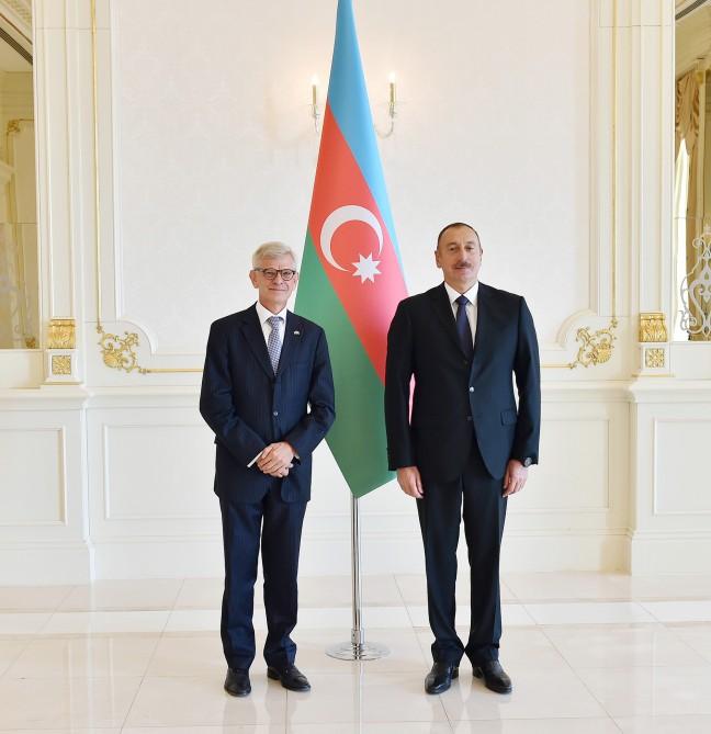 Ilham Aliyev hails positive prospects for Azerbaijan-EU relations  (PHOTO)