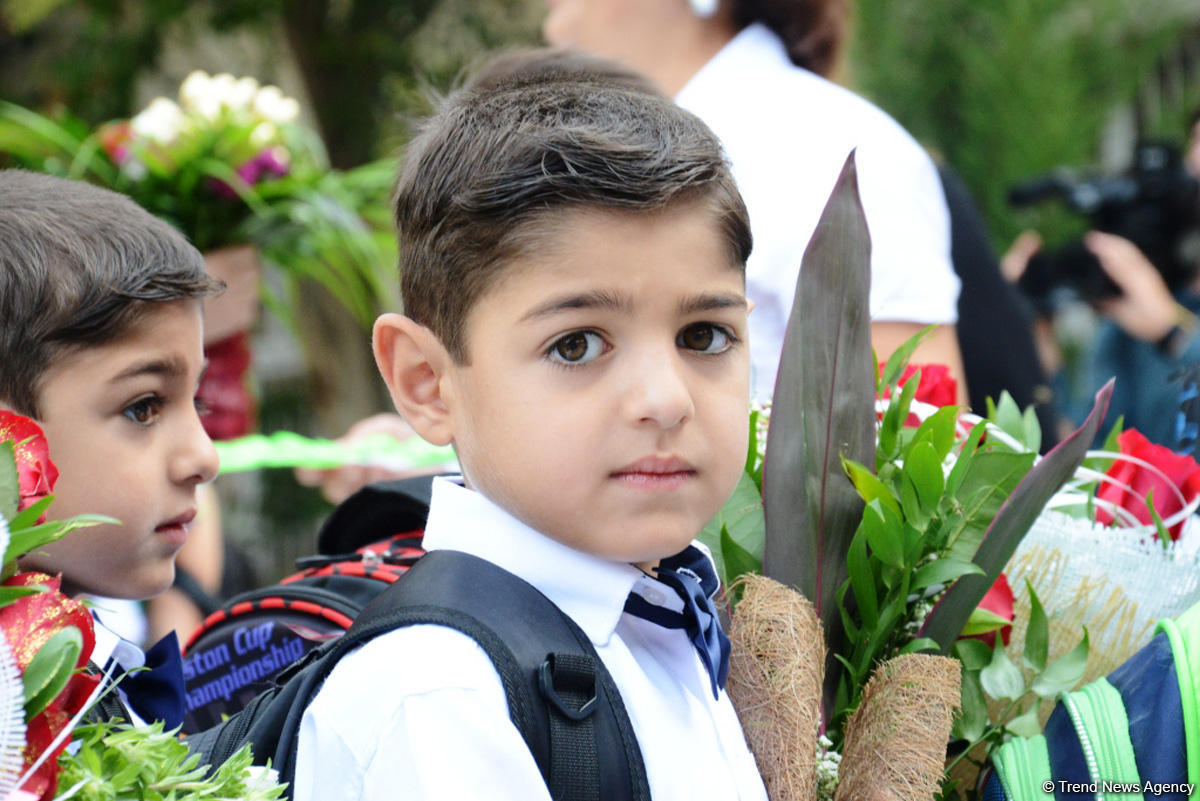 День знаний в бакинских школах  (ФОТО)