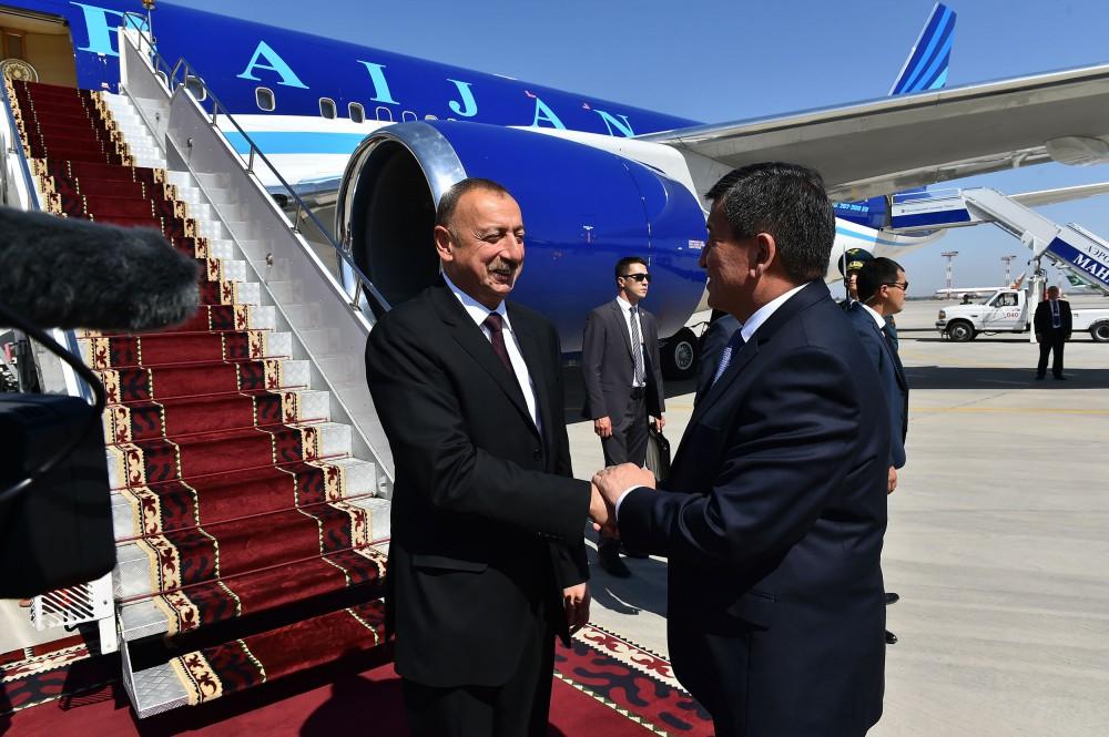 Azerbaycan Cumhurbaşkanı İlham Aliyev Kırgızistan'da