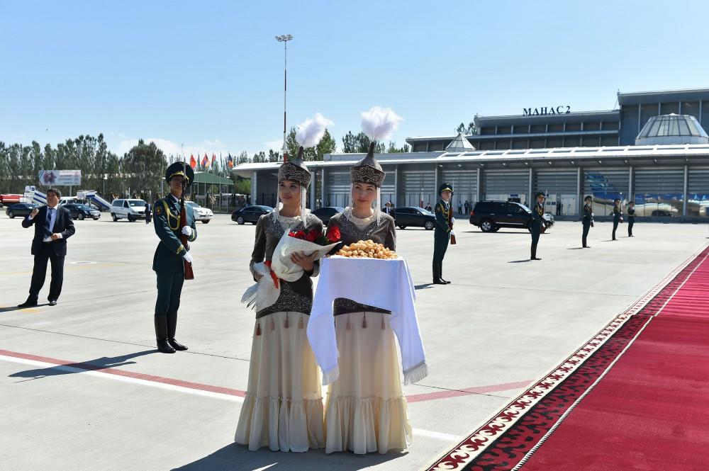 Prezident İlham Əliyev Qırğızıstana səfərə gəlib  (FOTO)