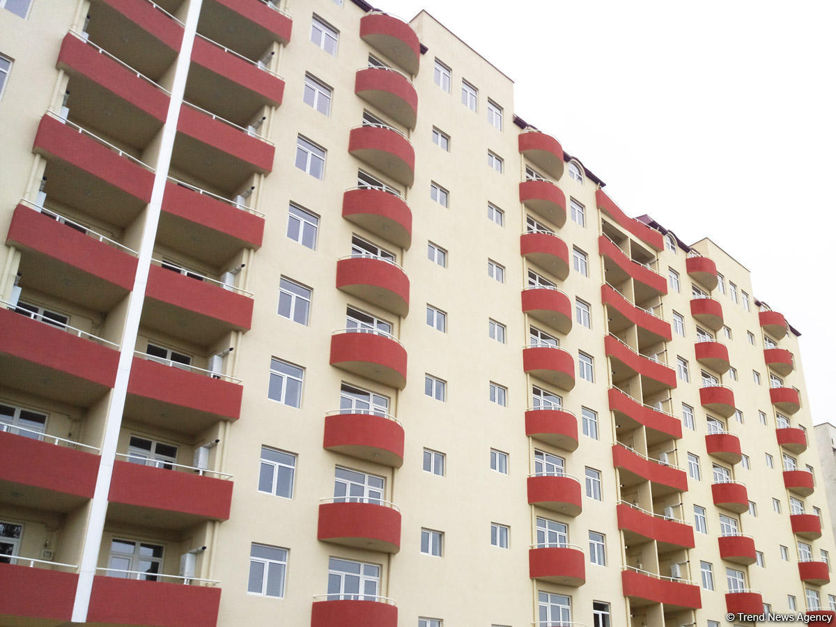 В Азербайджане предлагается запретить продажу квартир в незарегистрированных зданиях