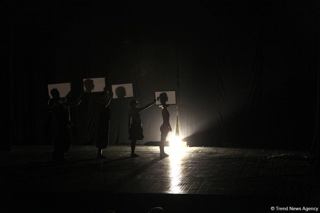 В Шеки состоялся показ спектакля "Части тела" (ФОТО)
