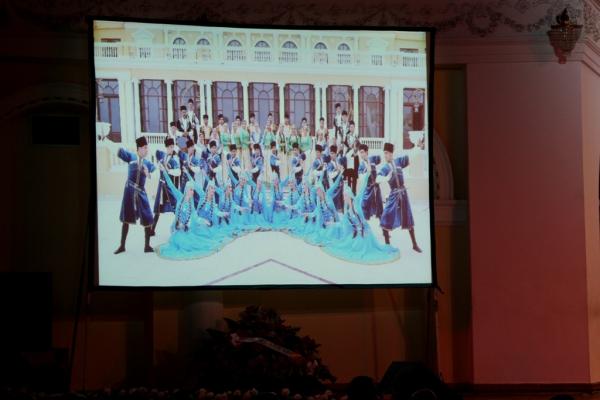 Юбилей ансамбля песни и танца имени Фикрета Амирова – торжественный вечер (ФОТО)