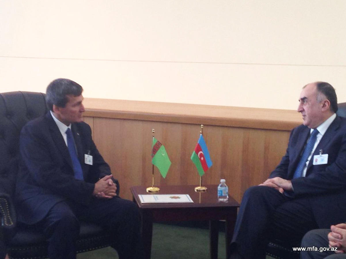 Azerbaijani, Turkmen FMs hold talks in New York