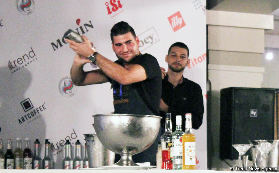 Bakıda barmenlərin yarışması (FOTO)
