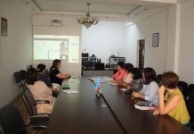 В Баку состоялся онлайн-семинар по русскому языку (ФОТО)