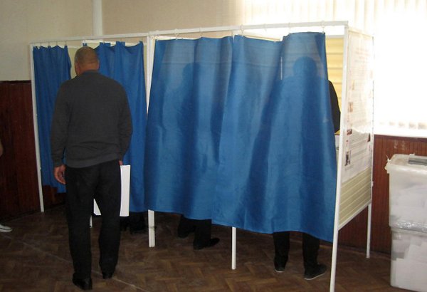 На избирательных участках в бакинском СИЗО наблюдается активность голосующих на референдуме