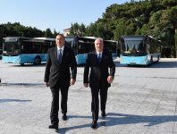 Prezident İlham Əliyev Sumqayıtda yeni sərnişin avtobusları ilə tanış olub (FOTO)