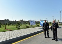 Ilham Aliyev views newly renovated Sulh Street in Sumgayit