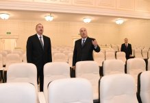 Prezident İlham Əliyev Sumqayıt Dövlət Dram Teatrının binasında yaradılan şəraitlə tanış olub (FOTO) (YENİLƏNİB)