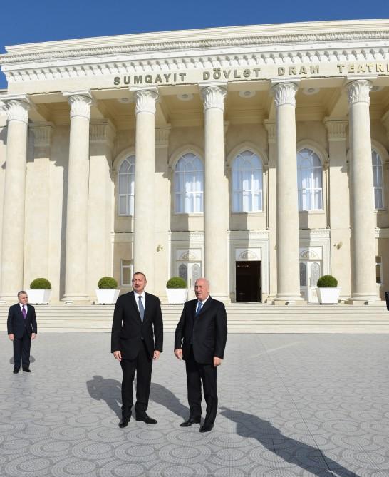 Президент Ильхам Алиев ознакомился с условиями, созданными в здании Сумгайытского государственного драмтеатра (ФОТО)