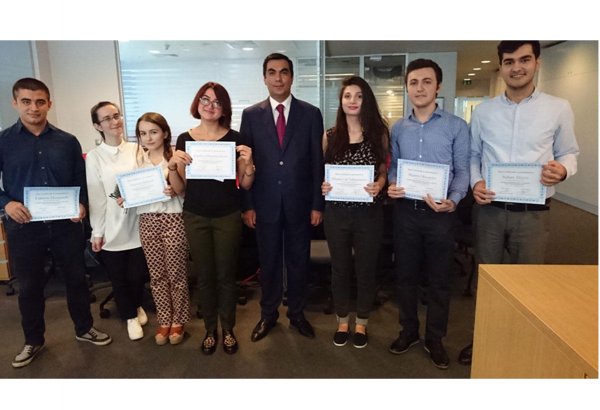 SOCAR UPSTREAM награждает студентов Бакинской Высшей школы нефти