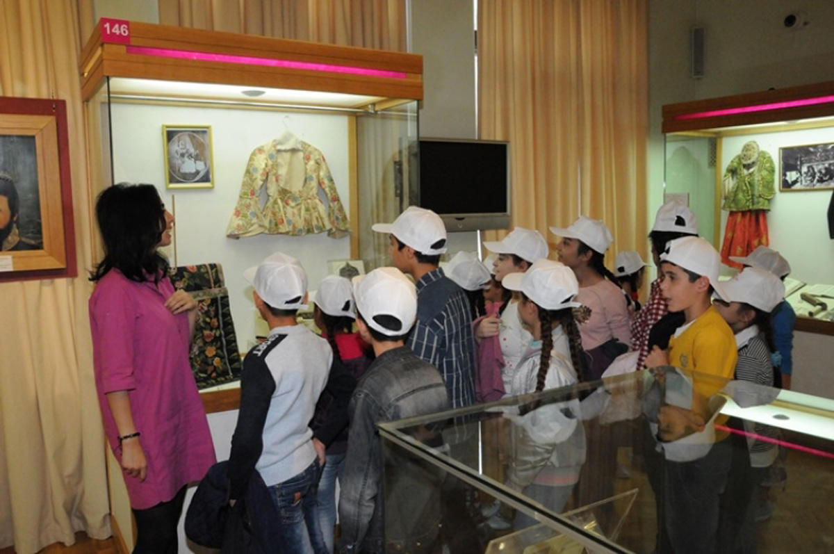 Неделя туризма в Баку: экскурсии для детей (ФОТО)