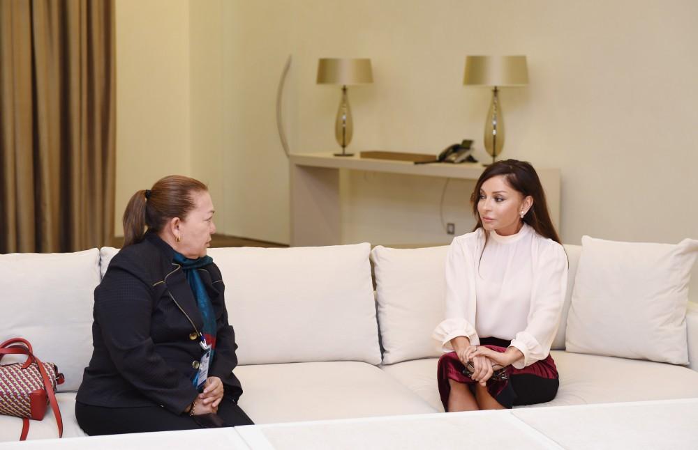 Президент Фонда Гейдара Алиева Мехрибан Алиева встретилась с вице-президентом сената Колумбии (ФОТО)