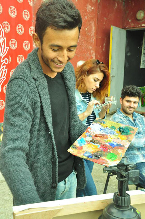 Глина в руках мастера и молодежи, шашлыки и чай с чабрецом  – под осенним небом Баку (ФОТО)