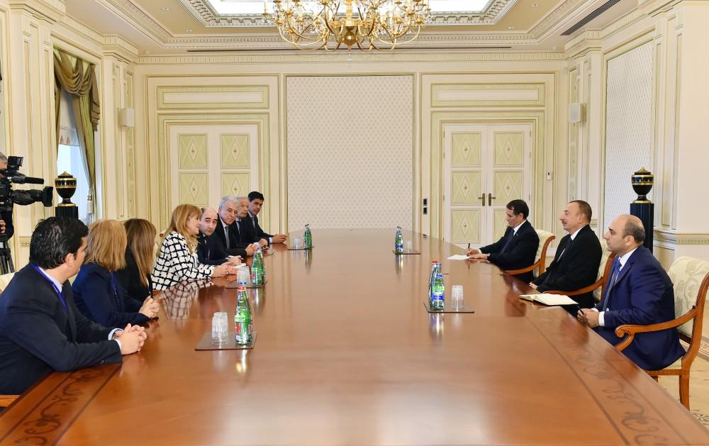 Ilham Aliyev receives Argentine delegation (PHOTO)