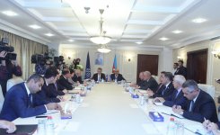 В Азербайджане создана Трехсторонняя комиссия по социальным и экономическим вопросам (ФОТО)