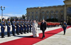 Состоялась церемония официальной встречи Папы Римского (ФОТО)