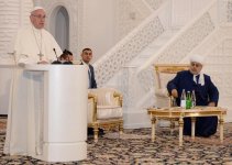 Pope Francis visits Heydar Mosque in Baku