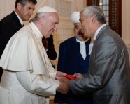 Pope Francis visits Heydar Mosque in Baku
