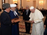 Папа Римский прибыл в бакинскую мечеть Гейдара