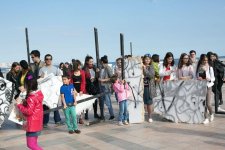 Artist Christian Falsnaes's interactive performance held in Baku (PHOTO)