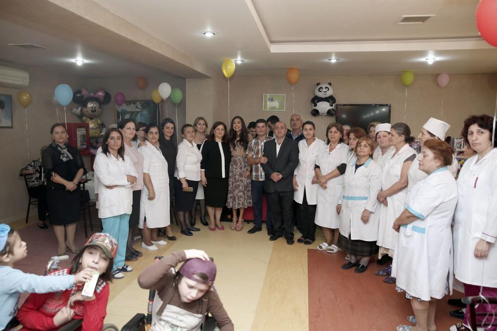 Вице-президент Фонда Гейдара Алиева Лейла Алиева побывала в учреждении социальной службы для детей с ограниченными возможностями здоровья и детских домах (ФОТО)
