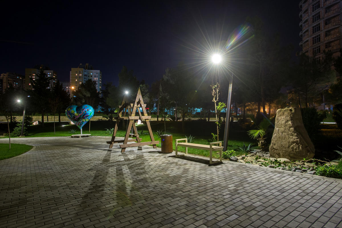 Bakının yeni “Sevirəm” parkından fotosessiya (FOTO/VİDEO)