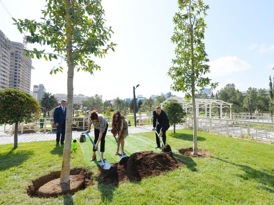Ilham Aliyev, his wife attend opening of park complex in Khatai (PHOTO)